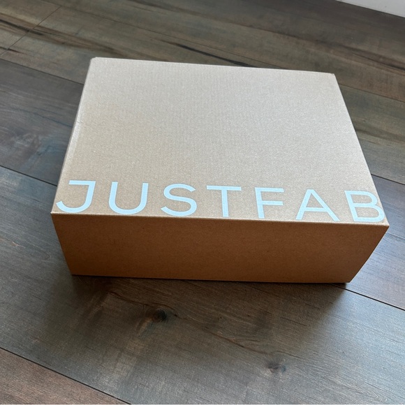 NIB JustFab ‘Irina’ Cut-Out Bootie - Picture 7 of 7